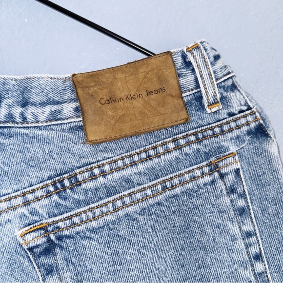 Calvin Klein Vintage 90s Cuff Jean Shorts Size 12/28” - Picture 4 of 10